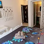 Casa Sebastian コスティネシュティ