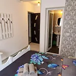 Casa Sebastian 3* コスティネシュティ